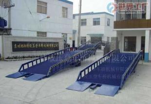 当批发登车桥遇上化妆品 一场关于“基石”的荒谬联名